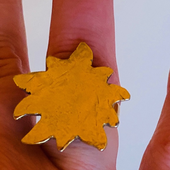 Agatha Paris💫 Starburst Gold Adjustable Ring - Picture 16 of 16